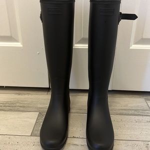 Woman’s Refined Tall Rain-boots